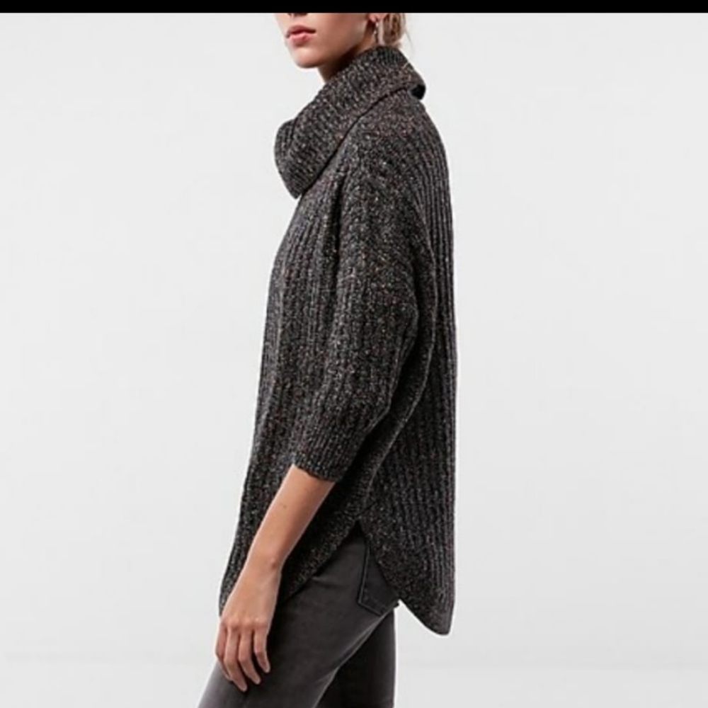 Express Women's Cowl Neck extreme Circle hem Sweater sz XSmall